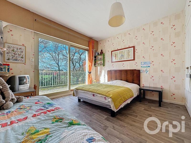 Maison - 450 m² - 8 pièces