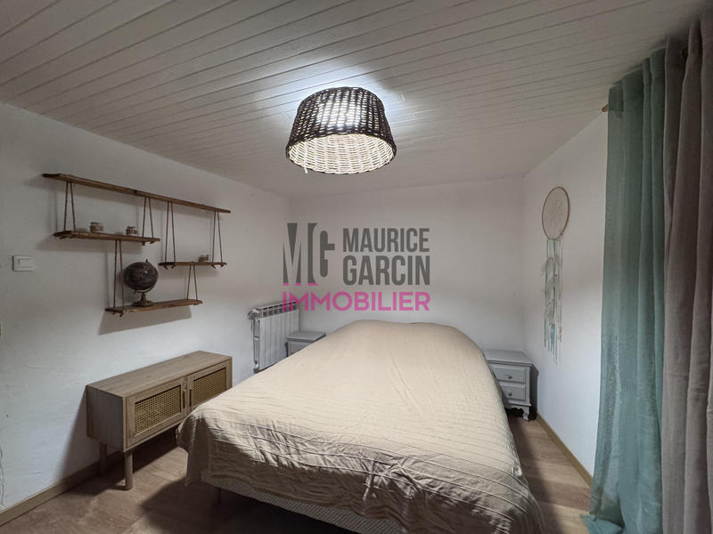 Maison - 202 m² - 9 pièces