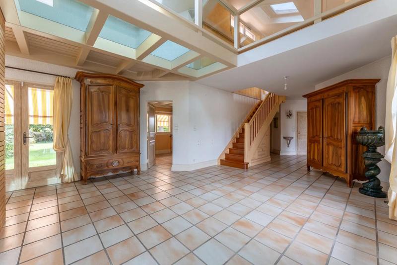 Maison - 215 m² - 7 pièces