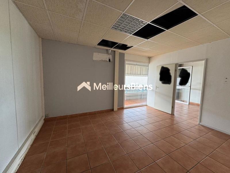 Local d'activité / Entrepôt - 50 m² - 4 pièces