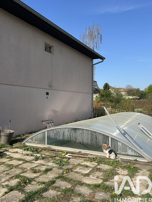 Maison - 240 m² - 11 pièces