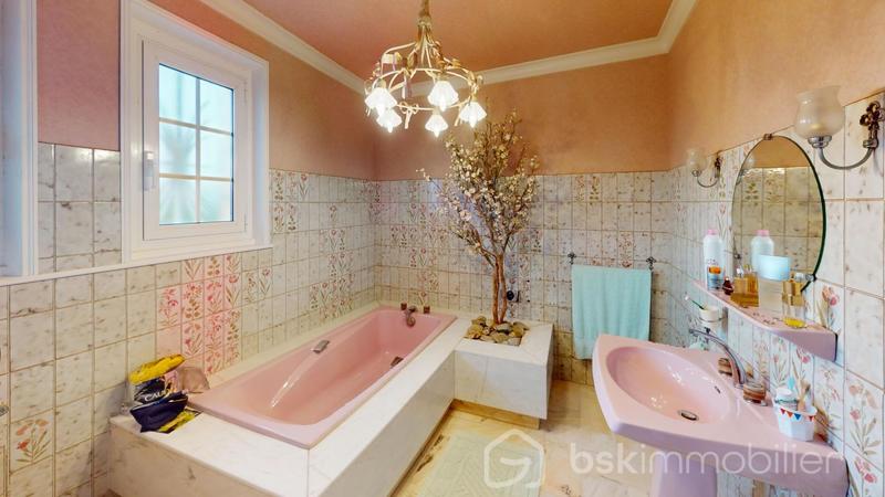 Maison - 186 m² - 7 pièces