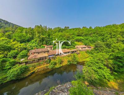 Maison - 324 m² - 13 pièces