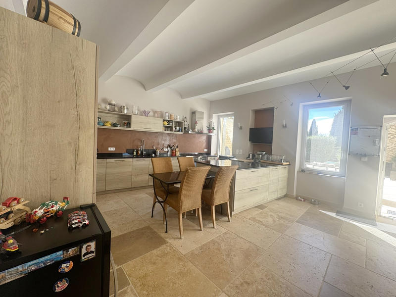 Mas - 425 m² - 14 pièces