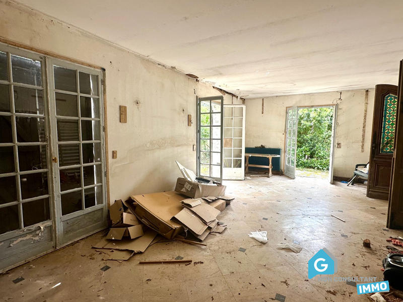 Maison - 330 m² - 8 pièces