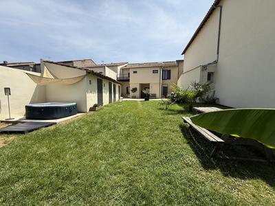 Maison - 234 m² - 7 pièces