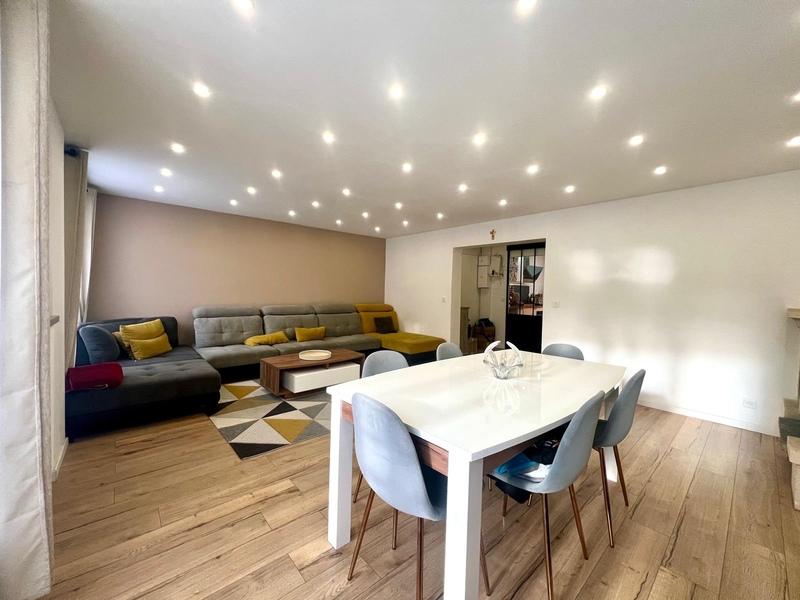 Appartement - 92 m² - 5 pièces