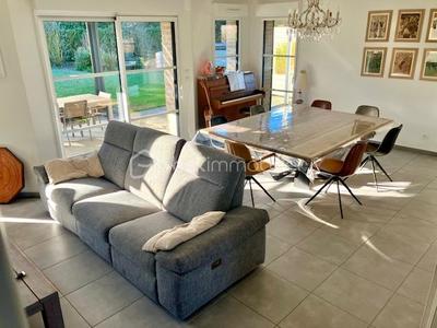 Maison - 182 m² - 6 pièces