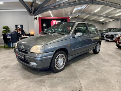 Renault Clio 1.8i - 92 Bva I Berline Baccara Phase 3 / Garantie 12 Mois