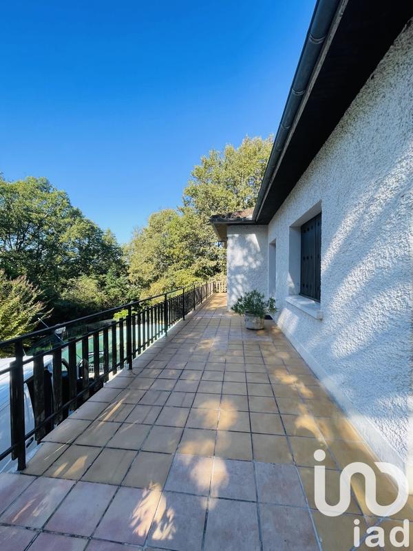 Maison - 230 m² - 6 pièces