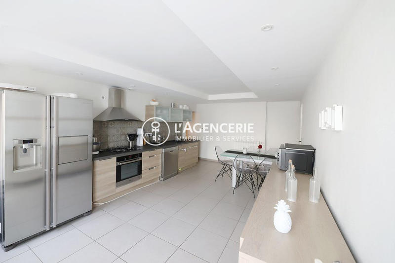 Maison - 140 m² - 5 pièces