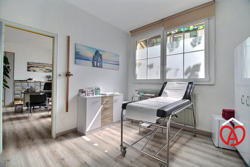 Local d'activités - 89 m² - 5 pièces