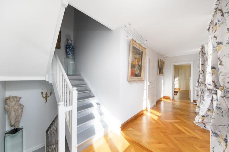 Demeure - 330 m² - 7 pièces