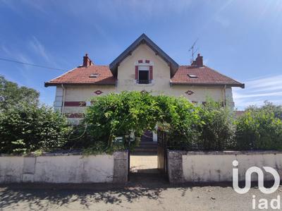 Maison - 180 m² - 8 pièces