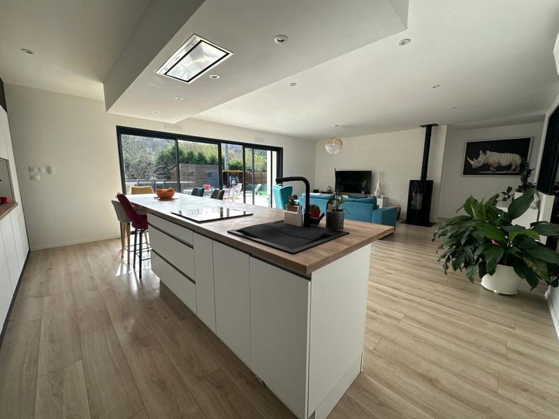 Maison - 138 m² - 4 pièces