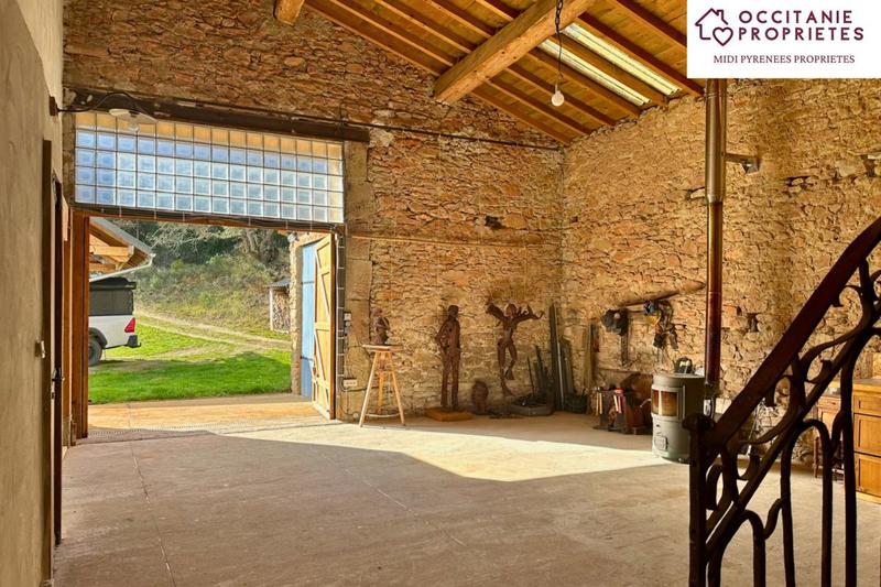 Propriété - 253 m² - 5 pièces