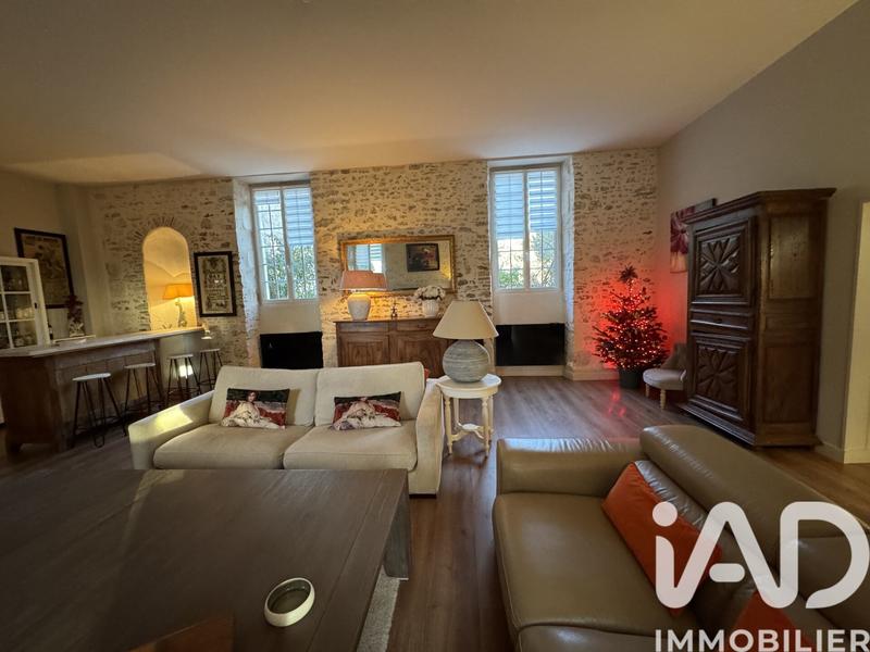 Maison - 215 m² - 7 pièces