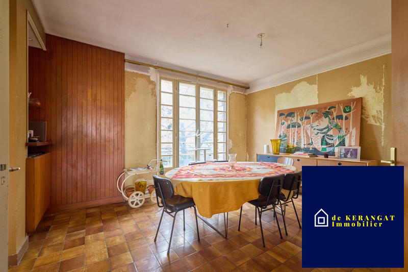 Maison traditionnelle - 230 m² - 8 pièces