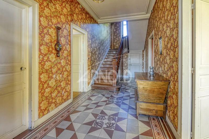 Maison - 286 m² - 13 pièces