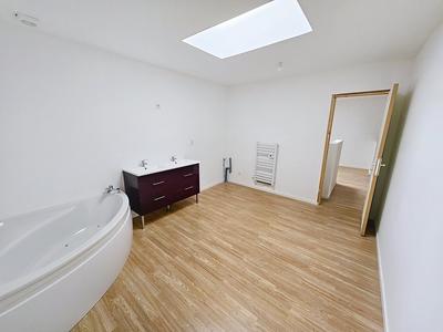 Maison - 160 m² - 4 pièces