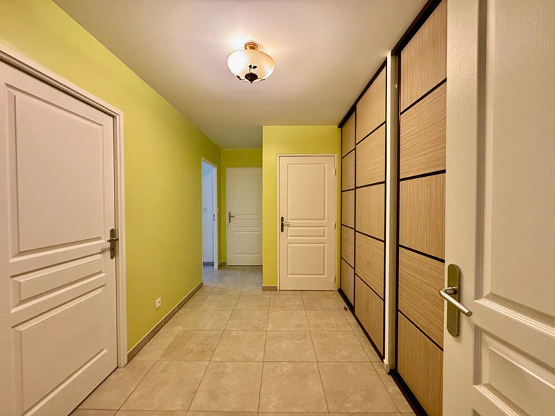 Appartement - 105 m² - 4 pièces