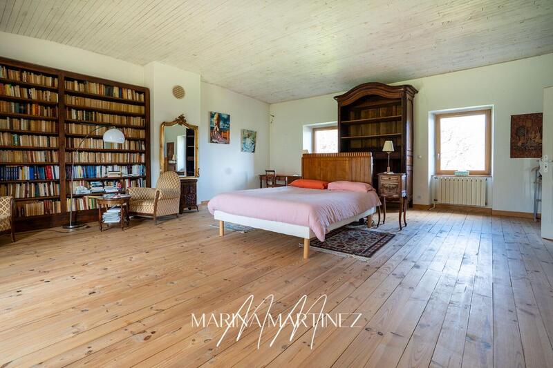 Maison - 347 m² - 8 pièces