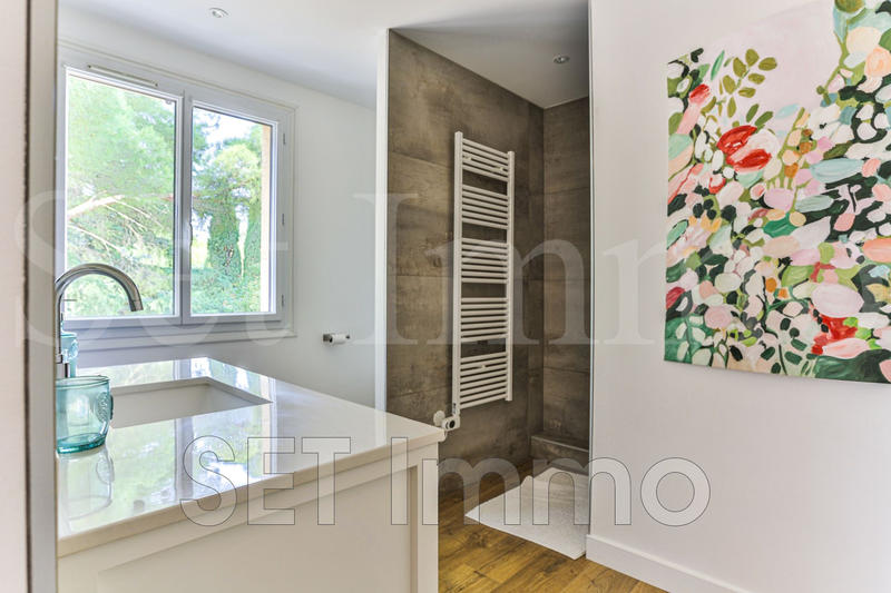 Maison - 210 m² - 7 pièces