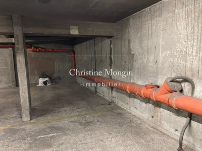 Parking / Garage - 11 m²