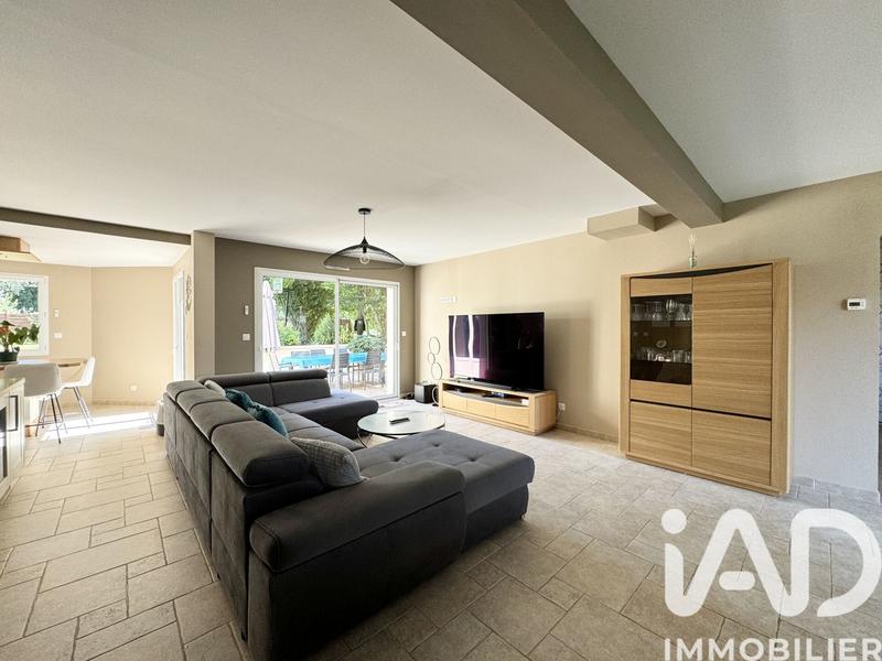 Maison - 255 m² - 10 pièces