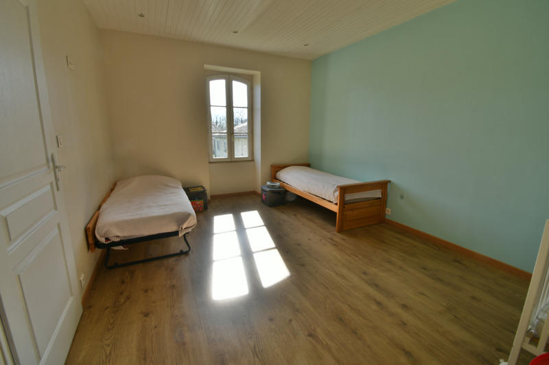 Maison - 290 m² - 8 pièces