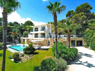 Villa - 230 m² - 8 pièces