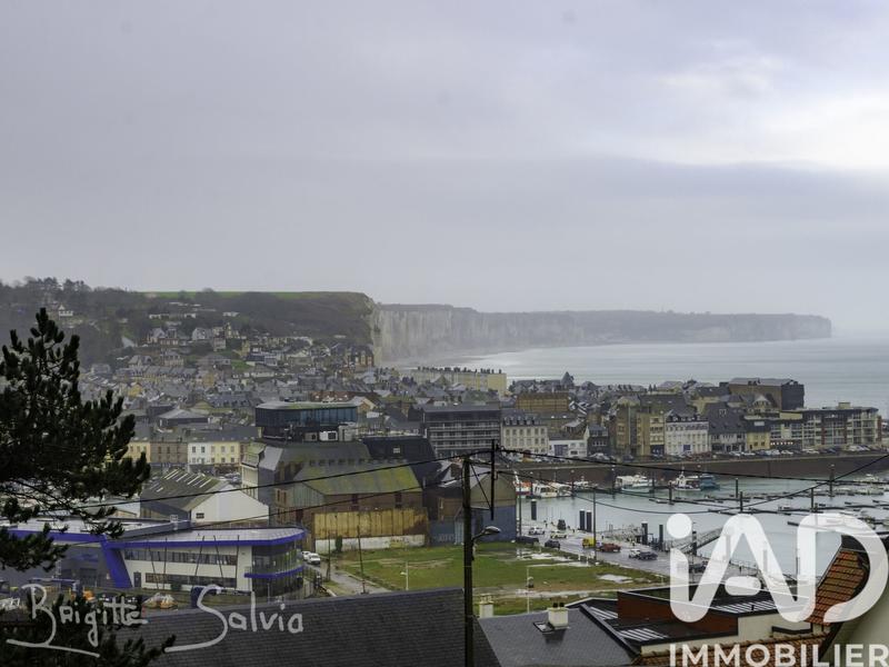 Maison - 258 m² - 9 pièces