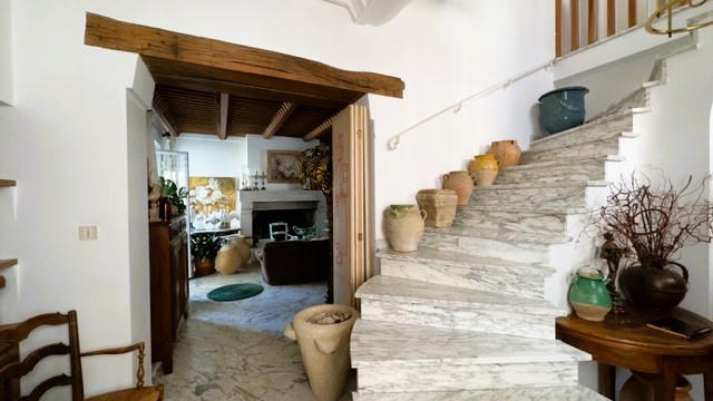 Maison - 320 m² - 12 pièces