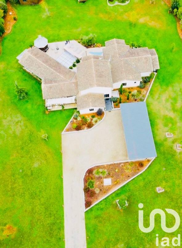 Maison de maîtres - 300 m² - 7 pièces