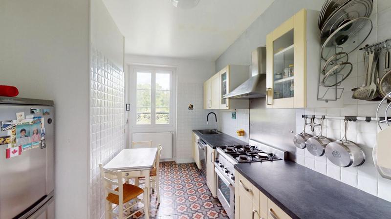 Maison - 229 m² - 7 pièces