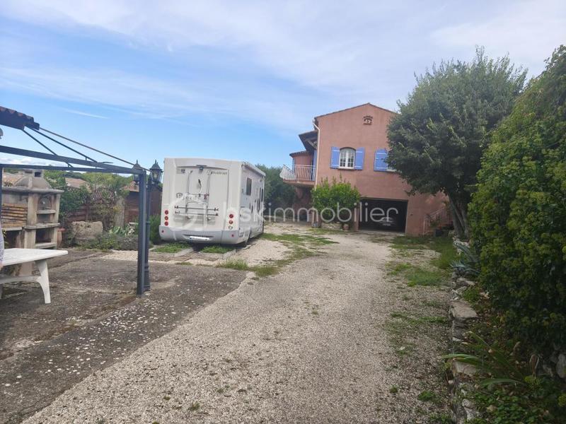 Maison traditionnelle - 166 m² - 6 pièces