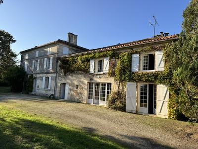 Maison - 190 m² - 8 pièces