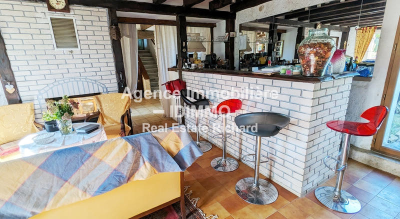 Maison - 296 m² - 9 pièces