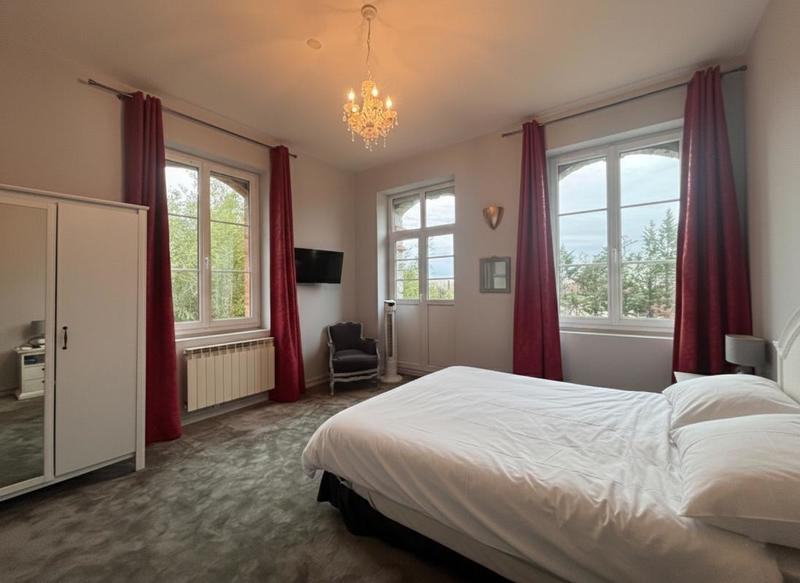 Demeure - 435 m² - 13 pièces