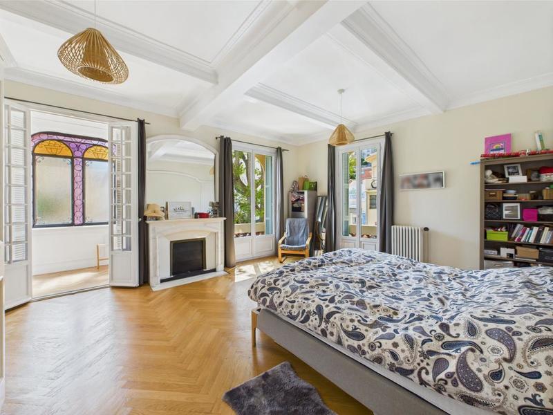 Appartement bourgeois - 193 m² - 4 pièces