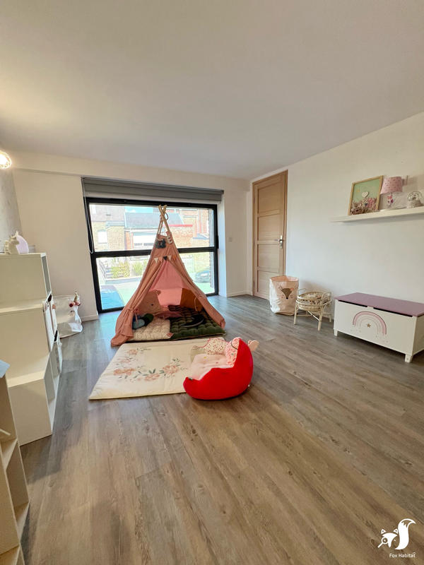 Maison - 300 m² - 8 pièces