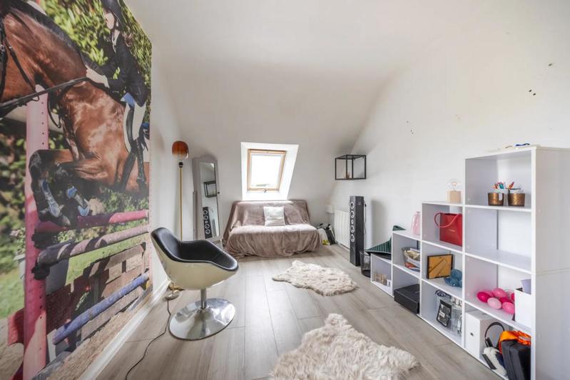 Maison - 250 m² - 8 pièces