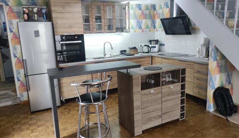 Maison - 220 m² - 8 pièces