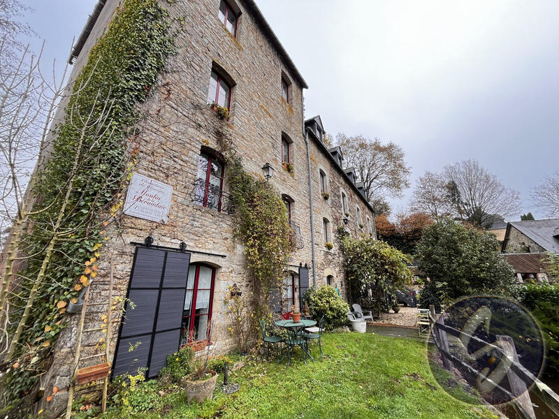 Maison - 616 m² - 19 pièces