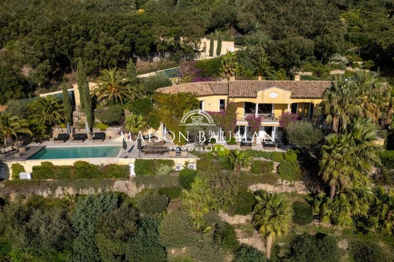 Villa - 302 m² - 12 pièces