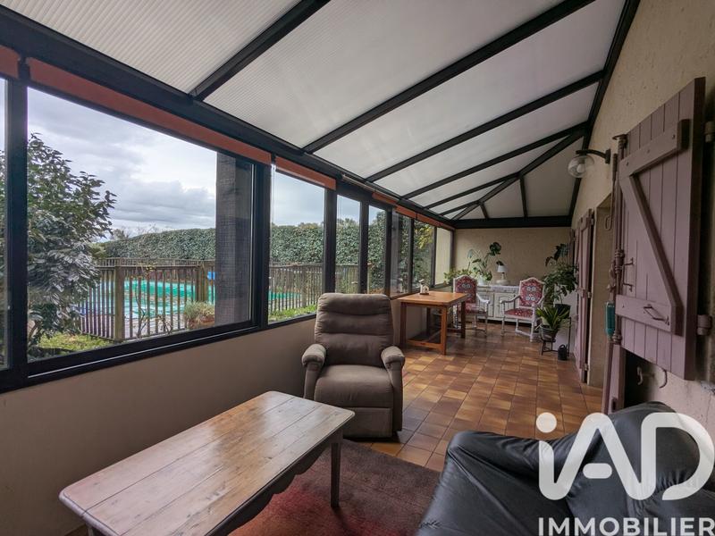 Maison - 243 m² - 9 pièces