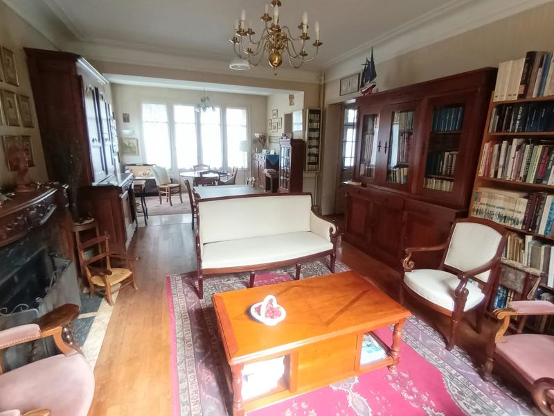 Maison - 290 m² - 14 pièces