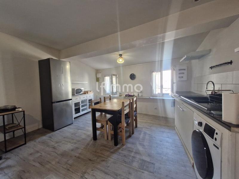 Immeuble - 104 m² - 6 pièces