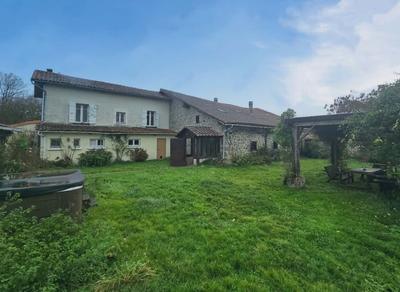 Maison ancienne - 388 m² - 12 pièces