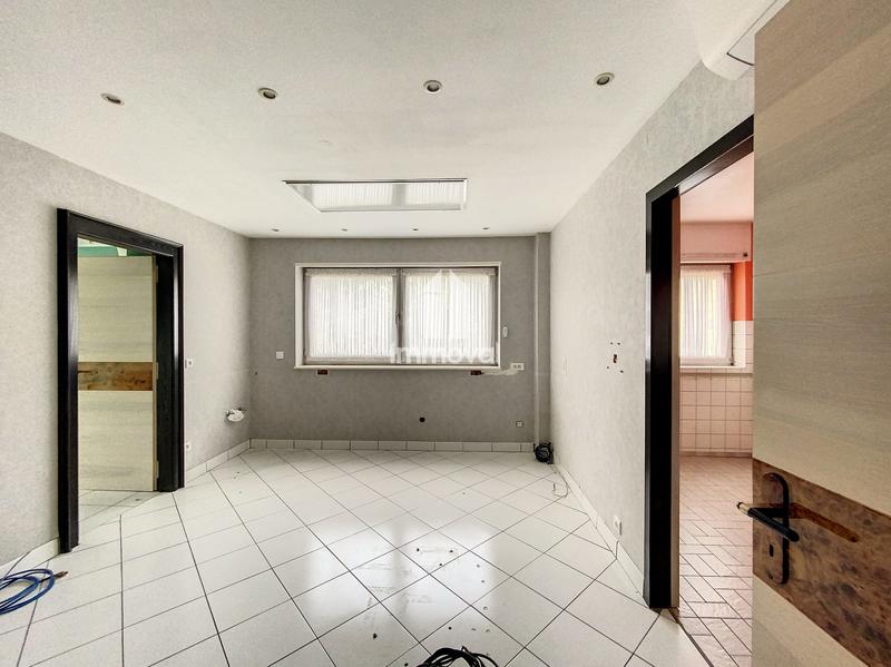 Local d'activités - 169 m²